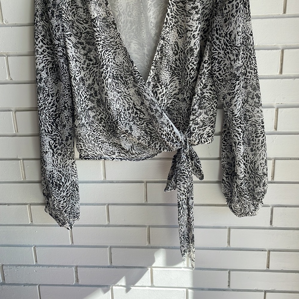 Dynamite | Cross-Over Printed Top - Picture 3 of 5